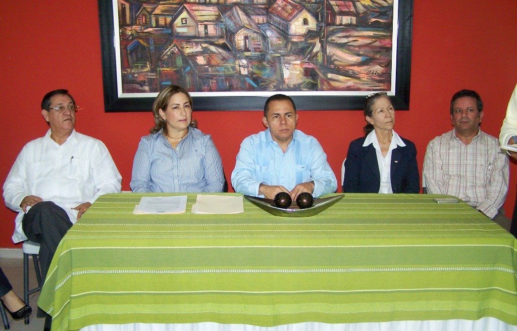 Alcalde de Moca espera Presidente Leonel Fernández cumpla promesa asfaltado de las calles.